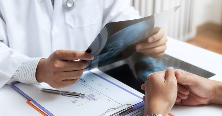 AVC, simptome si analize, Neuroaxis