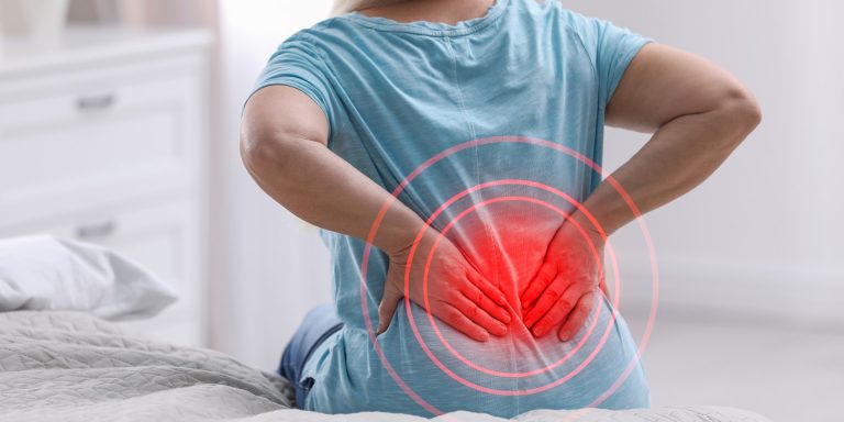 dureri lombare, femeie care are durere lombara | Neuroaxis